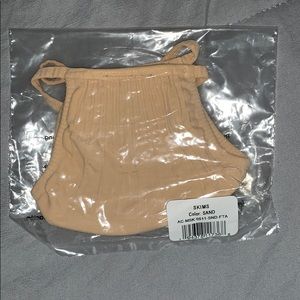 skims face mask. brand new